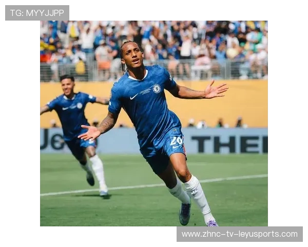 切尔西通过强压抢断，帕尔默远射高出