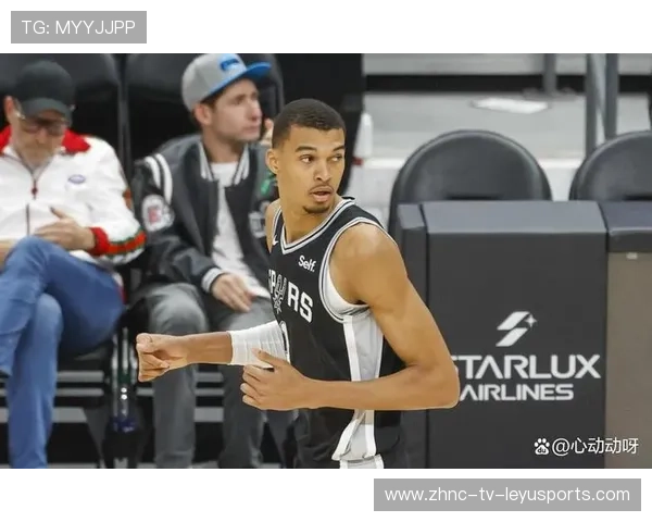 文班亚马站在禁区像一堵墙